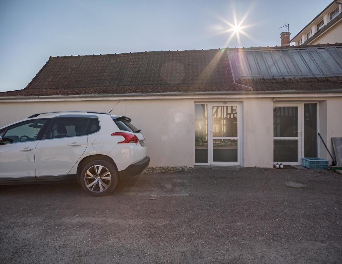 Loft avec jardin et parking privé Lägenhet Troyes Exteriör bild