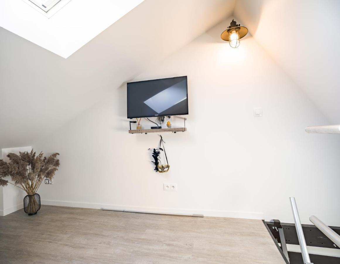 Loft avec jardin et parking privé Lägenhet Troyes Exteriör bild