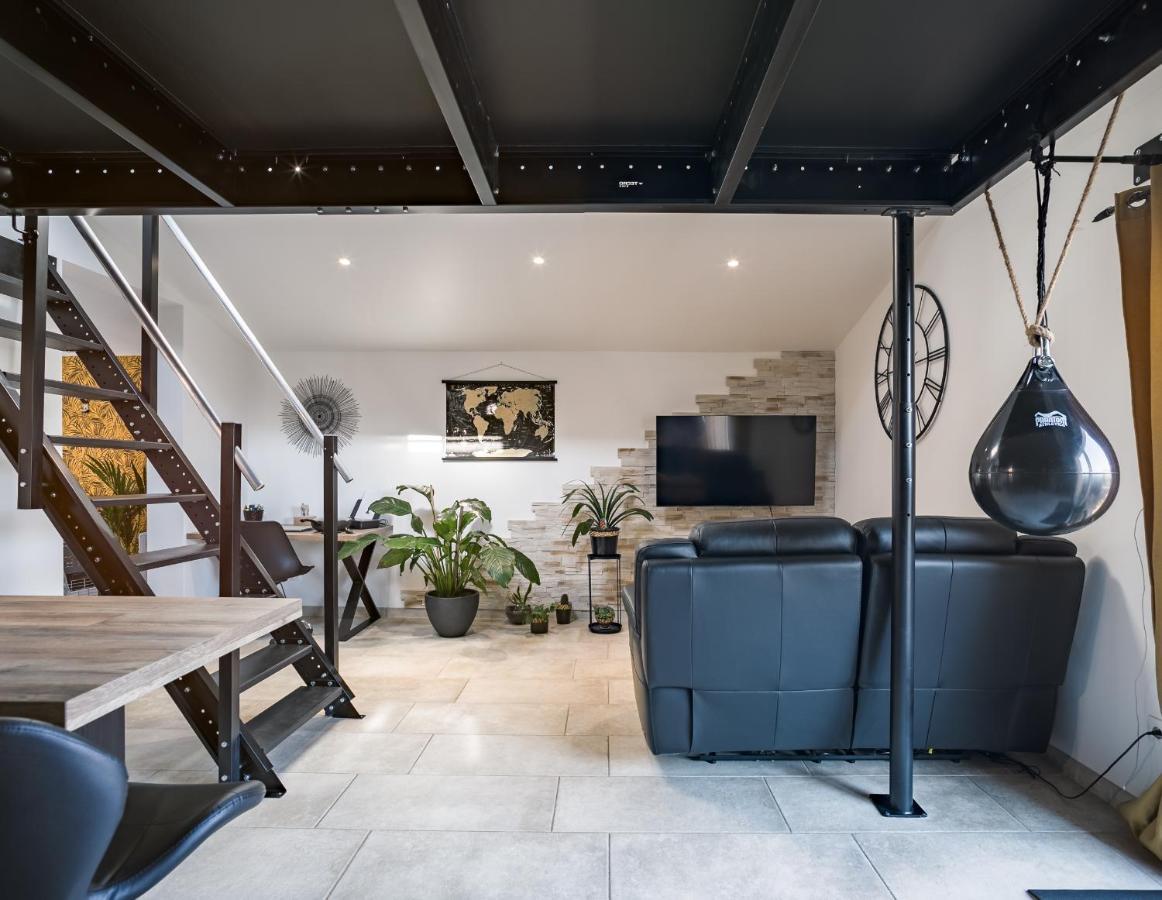 Loft avec jardin et parking privé Lägenhet Troyes Exteriör bild