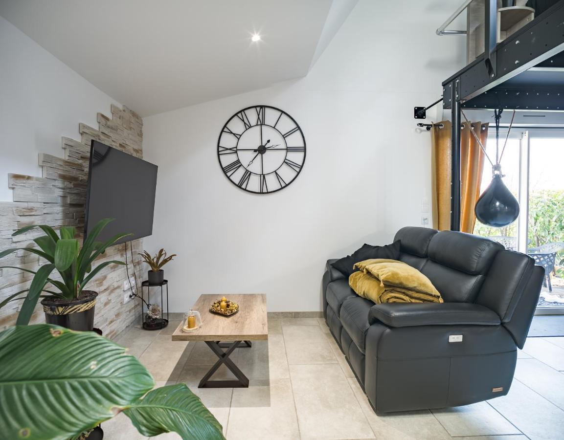 Loft avec jardin et parking privé Lägenhet Troyes Exteriör bild