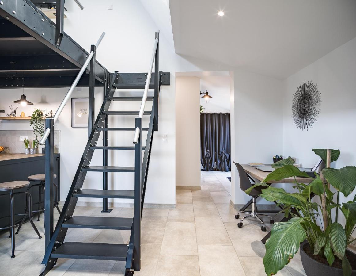 Loft avec jardin et parking privé Lägenhet Troyes Exteriör bild